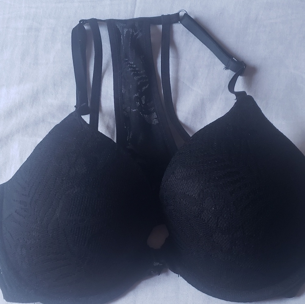 Pink Bras - Picture 3 of 3